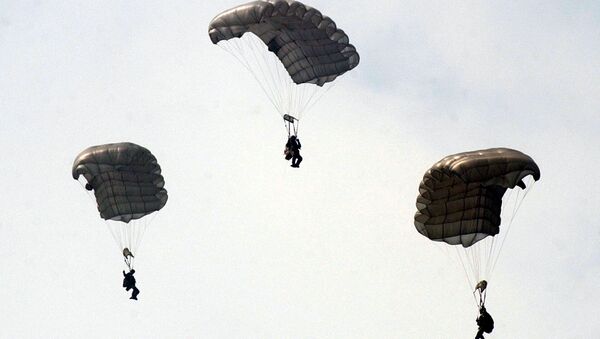 Chinese paratroopers. (File) - Sputnik International