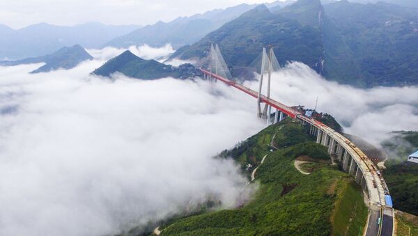 This picture taken on September 10, 2016 shows the Beipanjiang Bridge, near Bijie in southwest China's Guizhou province. - Sputnik International