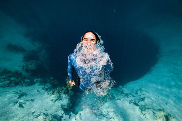 Freediving With a Camera: The Beauty of Underwater Photography - Sputnik International