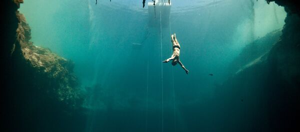 Underwater Underwater - Sputnik International