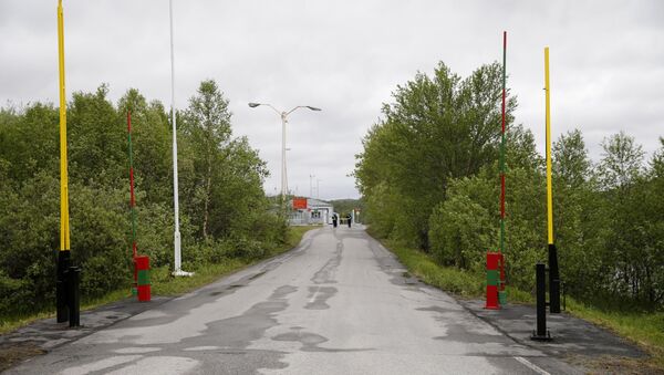 This June 6, 2013 picture shows the Storskog border crossing between Norway and Russia near the Norwegian town of Kirkenes in the far north of the country - Sputnik International