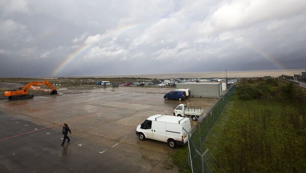 Rainbow over development land where the reactors of Hinkly C nuclear power station at Hinkley Point is supposed to be built on the west coast of England - Sputnik International