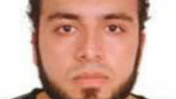 An image of Ahmad Khan Rahami, who is wanted for questioning in connection with an explosion in New York City, is seen in a a poster released by the Federal Bureau of Investigation (FBI) - Sputnik International