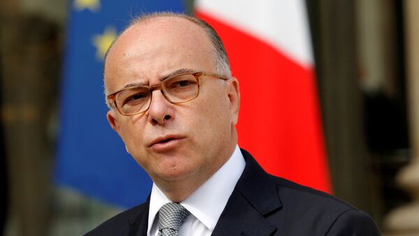 French Interior Minister Bernard Cazeneuve speaks about fires that hit the south of France, in the Elysee Palace courtyard at the end of a defence council in Paris, France, August 11, 2016. - Sputnik International