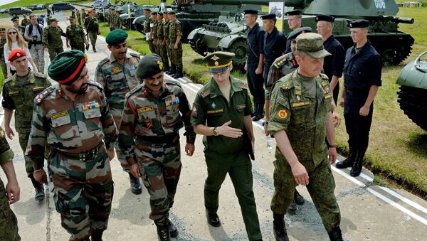 Indian military delegation visits 5th combined arms army to prepare joint Russian-Indian Indra-2016 ground muscle exercises - Sputnik International