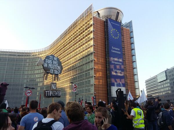 A Brussels protest  rally against the TTIP agreement between the EU and the US  - Sputnik International