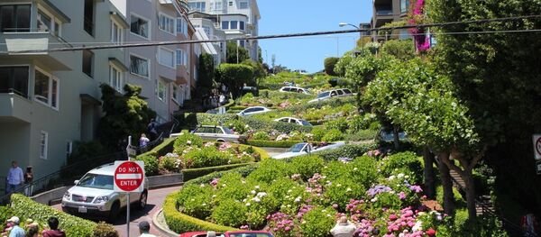 Lombard Street - San Fransisco - Sputnik International