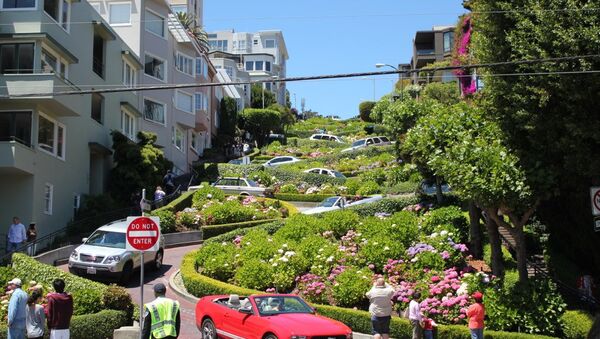 Lombard Street - San Fransisco - Sputnik International