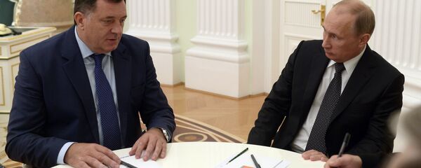 Vladimir Putin meets with Milorad Dodik Vladimir Putin meets with Milorad Dodik - Sputnik International