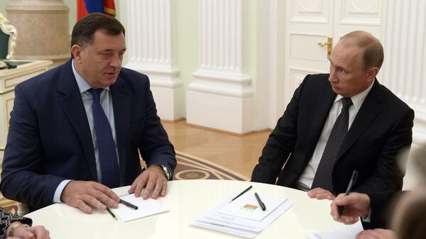 Vladimir Putin meets with Milorad Dodik - Sputnik International