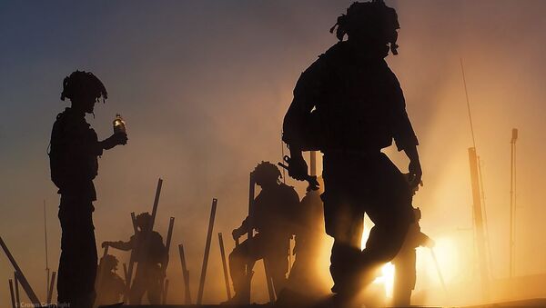 Soldiers dismantling patrol base in Afghanistan - Sputnik International