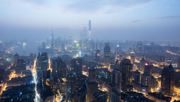 This picture taken early on September 9, 2016, shows the financial district of Pudong in Shanghai - Sputnik International