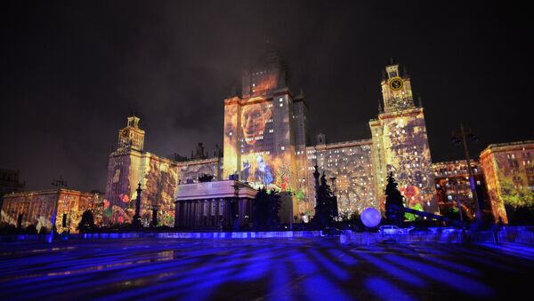 A rehearsal of a multimedia show at the 2016 Circle of Light International Festival on the territory of the Lomonosov Moscow State University - Sputnik International