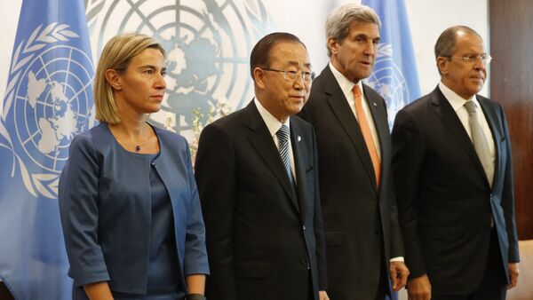 European Union High Representative Federica Mogherini, left, United Nations General Secretary-General Ban Ki-moon, second from left, U.S. Secretary of State John Kerry, second from right, and Russian Foreign Minister Sergey Lavrov pose for photographers before a meeting of the Middle East quartet at U.N. headquarters, Friday, Sept. 23, 2016 - Sputnik International
