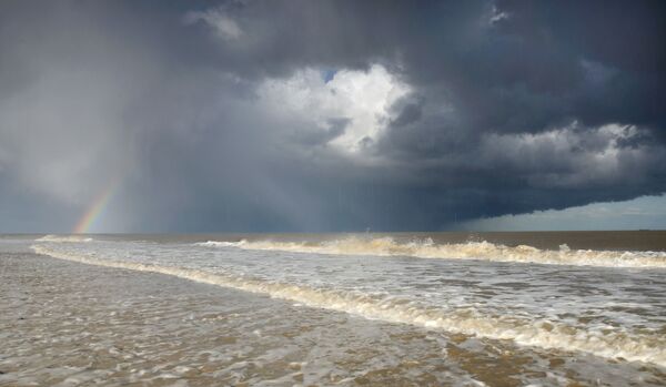 Hailstorm and Rainbow Over the Seas of Covehithe by James Bailey (1 место) - Sputnik International