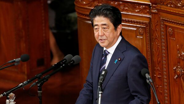 Japanese Prime Minister Shinzo Abe gives an address at the start of the new parliament session at the lower house of parliament in Tokyo, Japan - Sputnik International