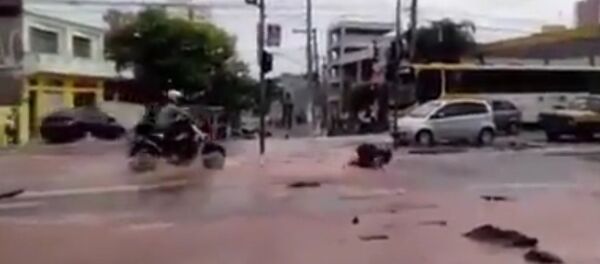 Biker fall down in hole - Sputnik International