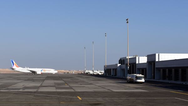 A plane sits on the tarmac at the Hurghada International Airport in Egypt's Red Sea resort - Sputnik International