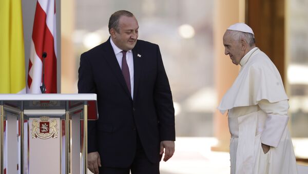 Pope Francis meets Georgian President Giorgi Margvelashvili in Tbilisi, Georgia, Friday, Sept. 30, 2016 - Sputnik International