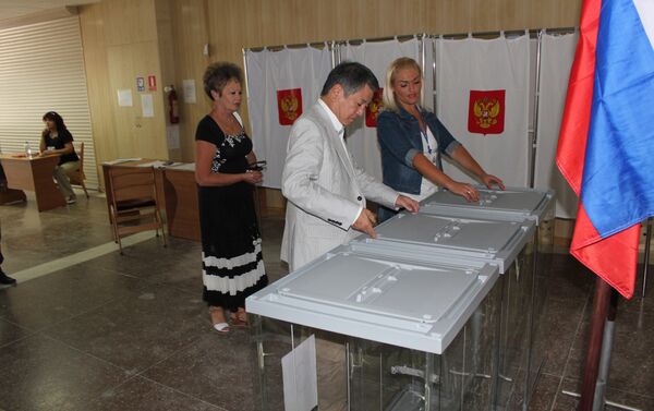 Mitsuhiro Kimura at a voting station in Sudak, Crimea. - Sputnik International