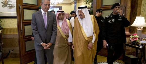 President Barack Obama and Saudi Arabia's King Salman walk together to a meeting at Erga Palace in Riyadh, Saudi Arabia, Wednesday, April 20, 2016 - Sputnik International