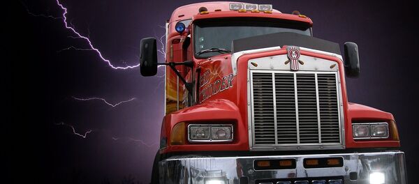 Robots Disguised as Cars Race Over 'Closed' London Tower Bridge - Sputnik International