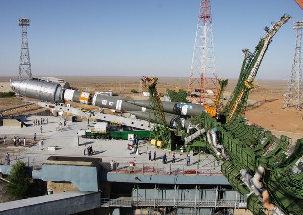 Soyuz 2.1a rocket launcher delivered to Baikonur launch site - Sputnik International