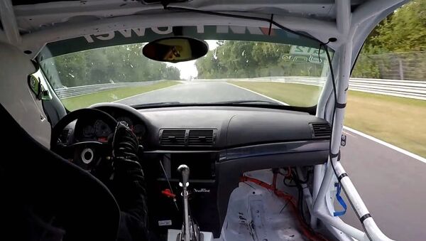 NÜRBURGRING Onboard Race car looses door at 280 kph - Sputnik International