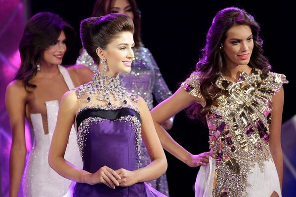 Contestants compete during the evening gown segment of the Miss Venezuela 2016 pageant in Caracas, Venezuela October 5, 2016. - Sputnik International