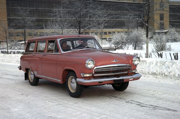 GAZ-22 Volga station wagon - Sputnik International
