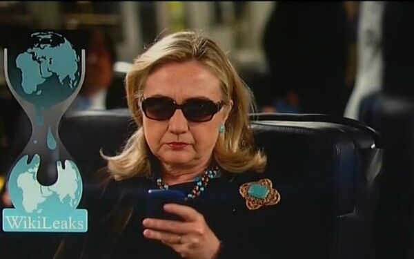 WikiLeaks Logo and Hillary Clinton WikiLeaks Logo and Hillary Clinton - Sputnik International