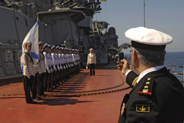 Russia's nuclear-powered missile cruiser Pyotr Veliky navy sailors attend a greeting ceremony for the Russian official delegation at Syria's Mediterranean port of Tartus.File photo  - Sputnik International