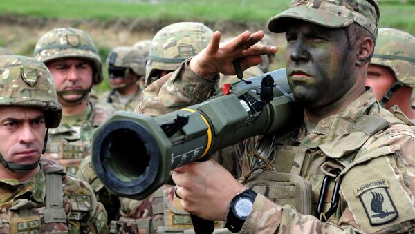 A US serviceman holds a rocket launcher during the joint military exercise Noble Partner 2016 at the Vaziani training area, outside of Tbilisi on May 14, 2016. - Sputnik International