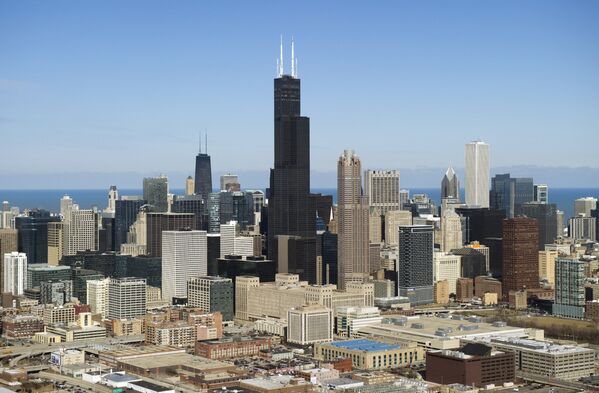 The Willis Tower, formerly known as the Sears Tower, seen from the air in Chicago, Illinois. The structure’s height is 442 meters. - Sputnik International