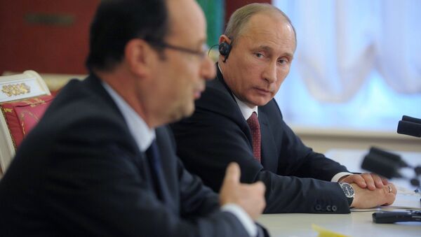 Vladimir Putin meets with Francois Hollande in the Kremlin (File) - Sputnik International