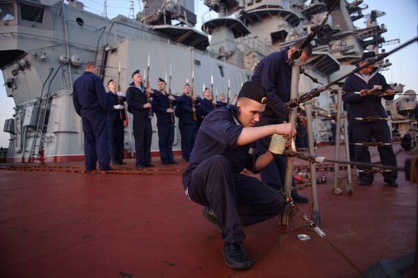 Russia's Pyotr Veliky missile cruiser makes port call in Tartus, Syria - Sputnik International