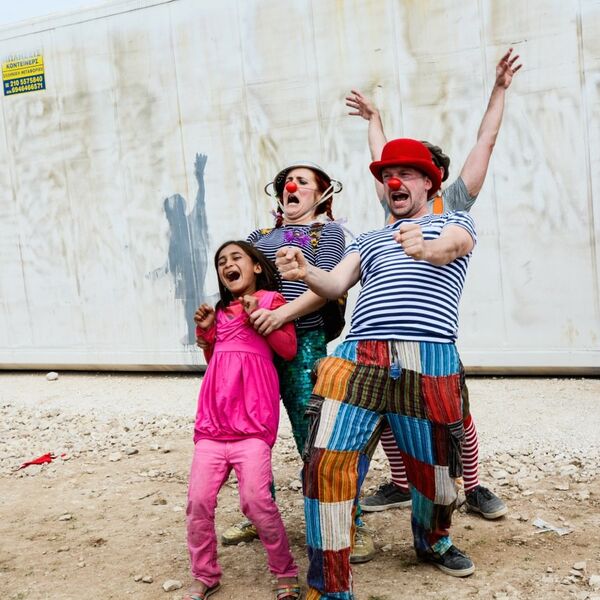 Clowns Marion Duggan and Inda Pereda taken in pop-up camp in Norther Greece in May 2016 Clowns Marion Duggan and Inda Pereda taken in pop-up camp in Norther Greece in May 2016 - Sputnik International