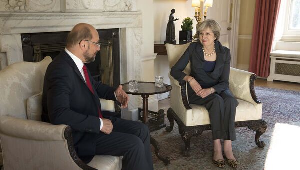 British PM Theresa May and President Schulz of the European Union - Sputnik International