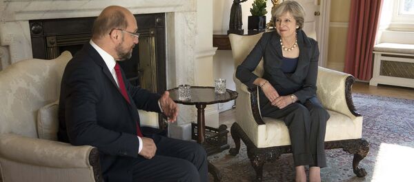 British PM Theresa May and President Schulz of the European Union - Sputnik International