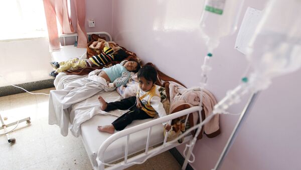 Yemeni children receive treatment at a hospital in the capital Sanaa on October 11, 2016 - Sputnik International