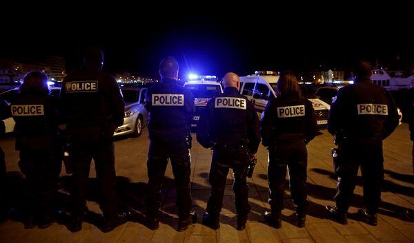 Police officers gather during an unauthorised protest against anti-police violence at the old harbour in Marseille, France, early October 19, 2016 Police officers gather during an unauthorised protest against anti-police violence at the old harbour in Marseille, France, early October 19, 2016 - Sputnik International