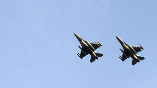 Two Belgian F-16 fighter jets. (File) - Sputnik International