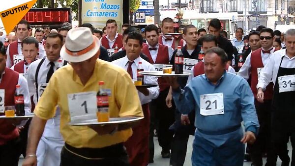 Waiters Race In Buenos Aires - Sputnik International