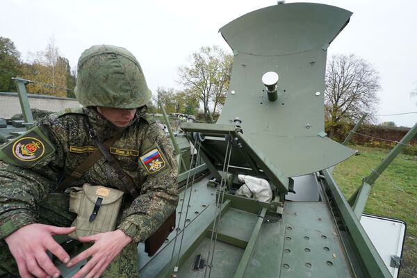 Personnel of the Baltic Fleet during tactical exercise to build a mobile communications hub, in the Kaliningrad Region Personnel of the Baltic Fleet during tactical exercise to build a mobile communications hub, in the Kaliningrad Region - Sputnik International