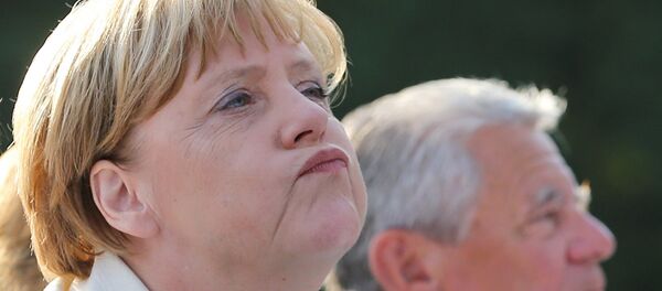 German Chancellor Angela Merkel (L) and German President Joachim Gauck attend an event for citizens at Bellevue Palace in Berlin on September 9, 2016. - Sputnik International
