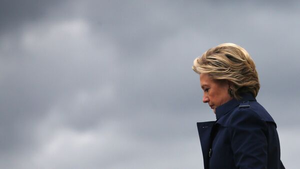 US Democratic presidential nominee Hillary Clinton arrives at Burke Lakefront airport in Cleveland, Ohio US, October 21, 2016. - Sputnik International