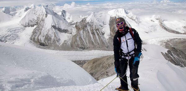 Fearless Russian Base Jumper Sets New World Record With Himalayan Plunge - Sputnik International