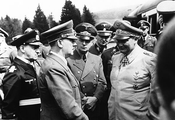 German Chancellor Adolf Hitler during a conference in front of his headquarters on the morning of his birthday on April 20, 1941 - Sputnik International