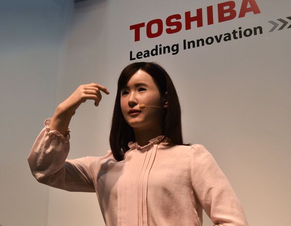 Aiko Chihira, a very human-like robot was unveiled by Japanese electronics giant Toshiba at the CEATEC electronics trade show in Chiba, suburban Tokyo on October 7, 2014. Aiko not only looks, moves and speaks Japanese as humanly as you can imagine, but is also really good at sign language. - Sputnik International
