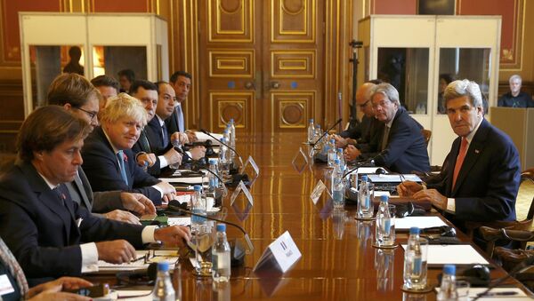 U.S. Secretary of State John Kerry (R) attends the Libyan Ministerial meeting with Britain's Foreign Secretary Boris Johnson (3rd L), French Director of Political Affairs, Nicolas de Riviere (L) and Libya's Prime Minister and Deputy Prime minister, at the Foreign and Commonwealth Office in London, Britain October 31, 2016 - Sputnik International